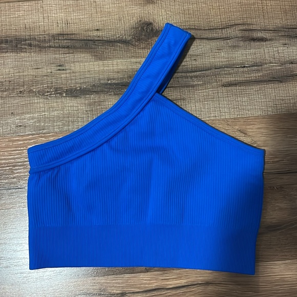 One Shoulder Workout Tank - Picture 3 of 3